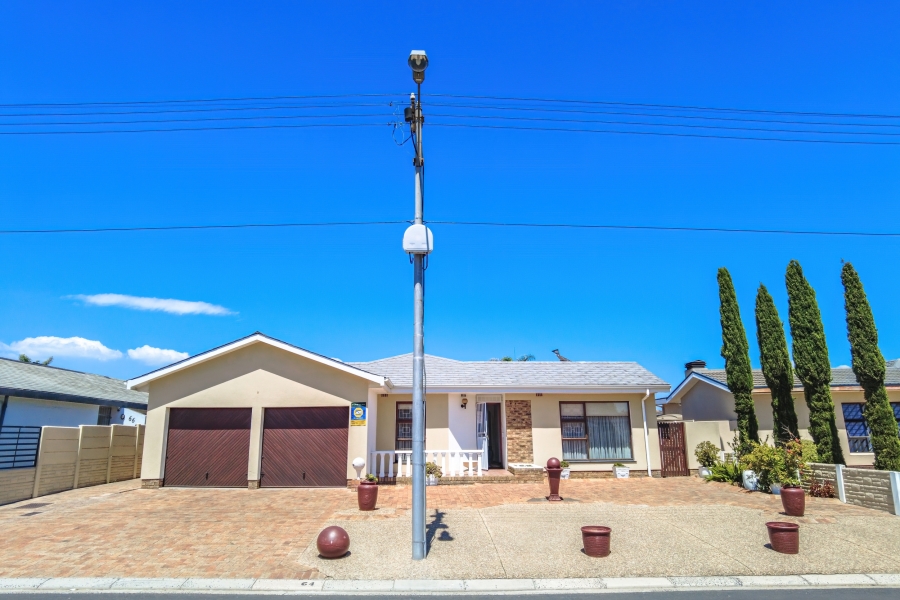 4 Bedroom Property for Sale in Goodwood Park Western Cape